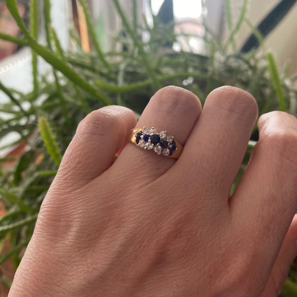 Elegant Gold and Blue Stone Ring